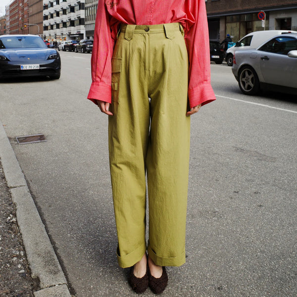 Beatrice Pants in Bright Olive